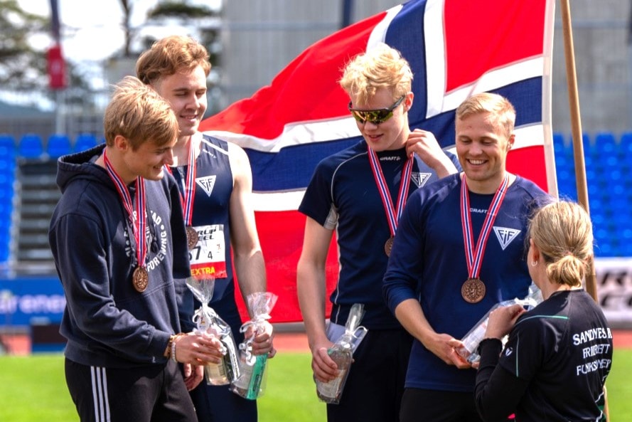 Bronse til Persen på 4x400m stafett